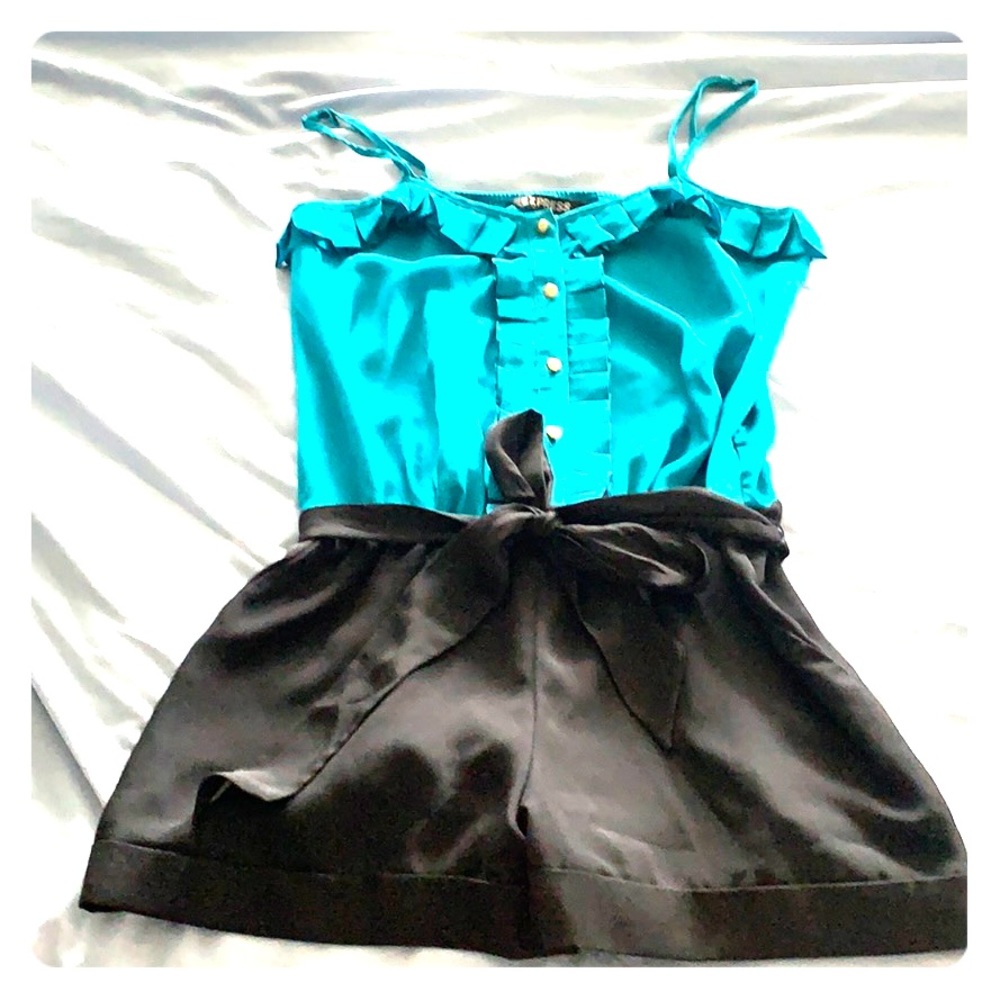 Express silky romper with pockets!